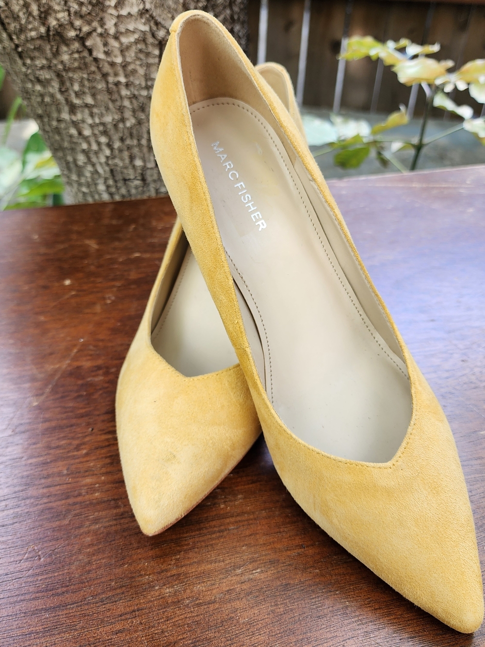 Marc Fisher Yellow Suede Pointed Toe Kitten Heels Pumps [9M]